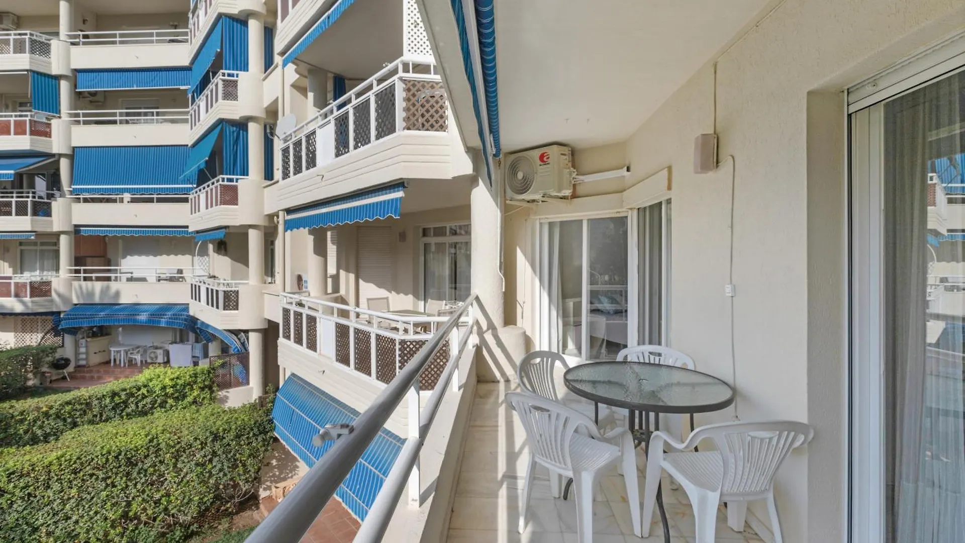 Apartamento Junto Al Mar Costa Lago Torremolinos 0*,  Spanyolország